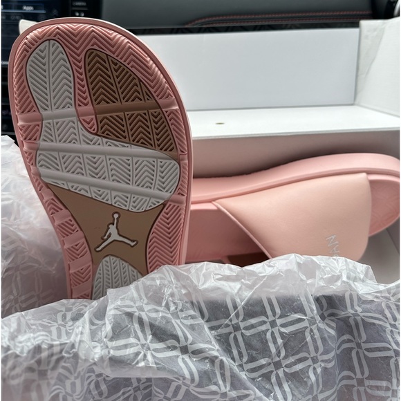 Size 11 Pink Nike Slides - Picture 2 of 6